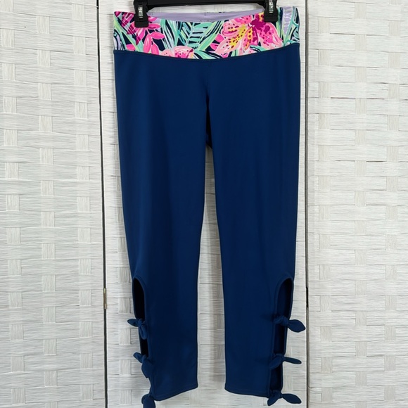 Lilly Pulitzer Luxletic Noelani Weekender Crop - Picture 2 of 12